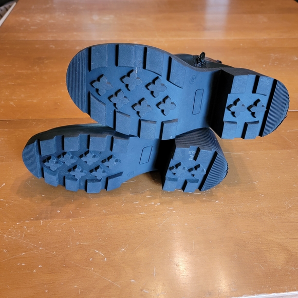 SO Black Memory Foam Ankle Boots Zip Up Chelsea NWOT Size 7.5 - Picture 7 of 9